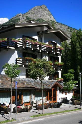 Les Jumeaux Hotel Courmayeur