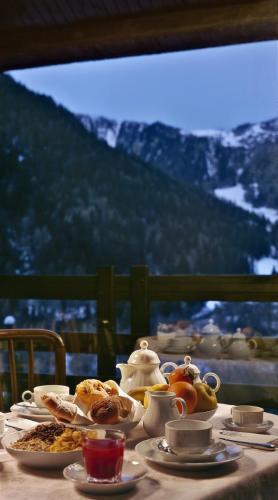 Les Jumeaux Hotel